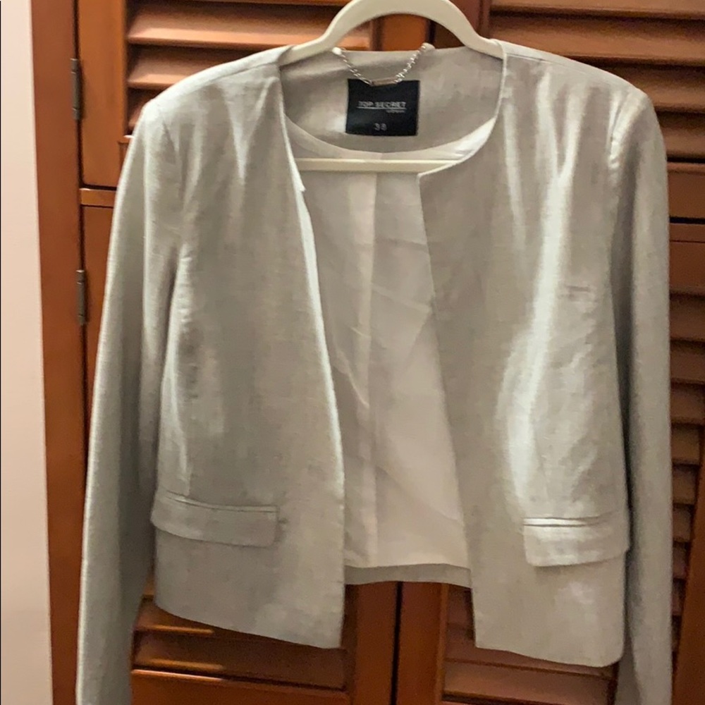 Suit - Picture 3 of 5